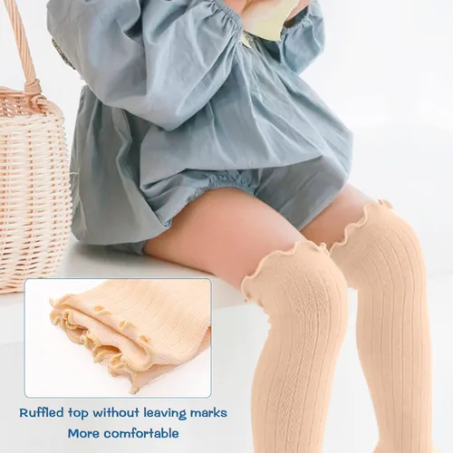 Vista 4 de Aaronano Calcetines hasta la rodilla para bebé niña, calcetines antideslizantes para niños pequeños, tubo con volantes, uniforme para recién