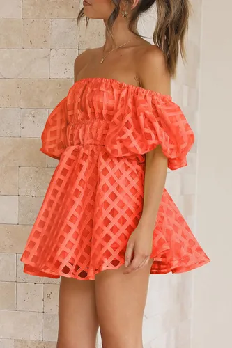Vista 8 de PRETTYGARDEN Vestido babydoll con hombros descubiertos para mujer, manga corta abombada, casual, acampanado, con volantes, vestidos de verano