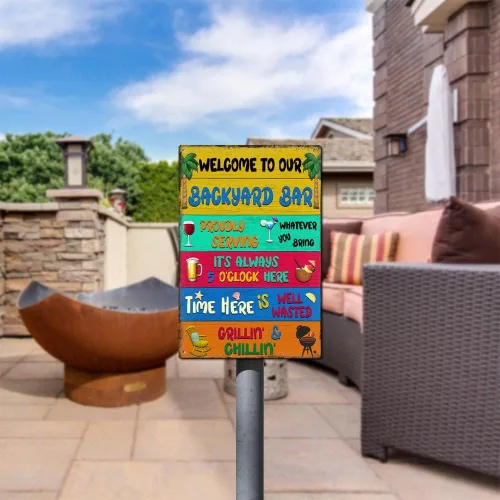 Vista 6 de Letreros de metal para decoración de patio trasero, letrero de metal para exteriores, con texto en inglés "Welcome To Our Backyard Bar