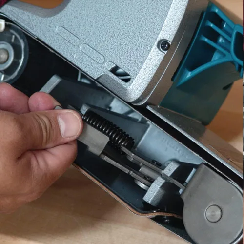 Vista 3 de MAKITA Lijadora de correa de 3 x 24 pulgadas, sin polvo, modelo 9924DB, azul
