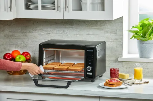 Vista 4 de BLACK+DECKER Crisp 'N Bake™ Horno tostador para freír digital de 6 rebanadas