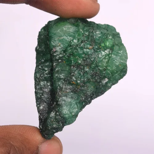 Vista 2 de GEMHUB Rare Raw Green Emerald Tunk 201.00 Ct Esmeralda áspera Natural Crudo Esmeralda Cristal Curativo, Gema, Zambian - esmeralda verde