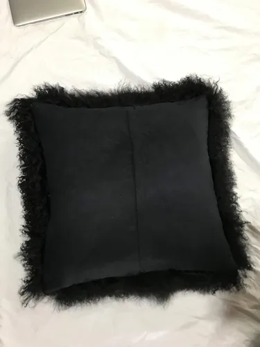 Vista 2 de Funda de cojín/funda de almohada de piel de cordero mongol 100% real (20 x 20 pulgadas, negro)
