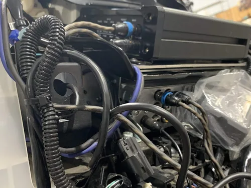 Vista 8 de Soporte de amplificador compatible con Harley Davidson. Soporte de amplificador grande para bicicletas de murciélago de 2014 a presentar para todos