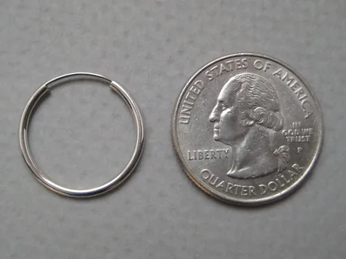 Vista 5 de Aretes de aro continuos sin fin de oro blanco de 14 quilates, (tubo de 0.059 in)