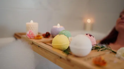 Vista 7 de Set de bombas de baño orgánicas hechas a mano en Estados Unidos para mujeres, totalmente naturales con sal de Epsom, relajación, sal del Mar Muerto