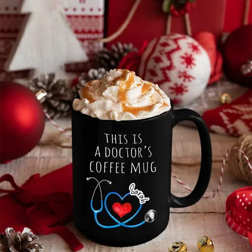 Vista 3 de Taza de café negra personalizada, regalo para agradecimiento al médico, divertida taza de café con texto en inglés "This Is A Doctor's Doctor's 11
