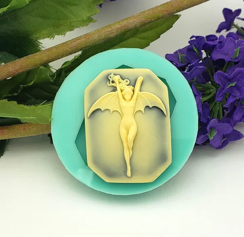 Vista 3 de Brand Vampiro Bat Girl Molde de silicona flexible para manualidades, joyas, resina, álbumes de recortes, arcilla polimérica, molde de empuje
