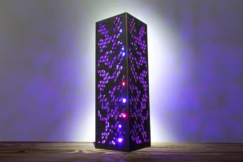 Vista 7 de Lámpara con forma de patrón triangular Lámpara de escritorio LED RGB estilo punk de ciencia ficción Lámpara de noche hecha a mano