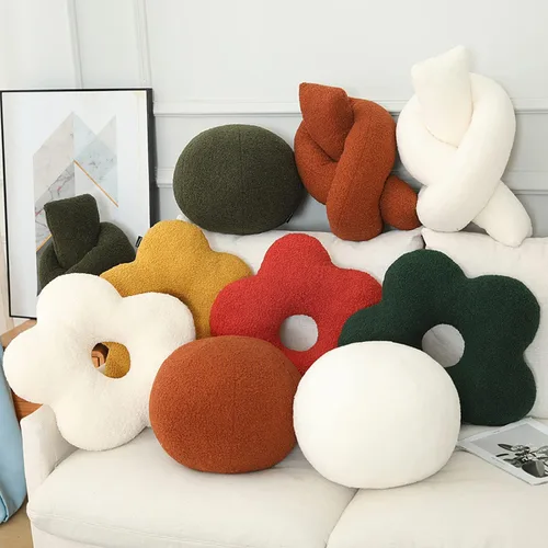 Vista 2 de Estilo nórdico. Almohadas en forma de flor y bola. Cojines de sofá. Almohada de felpa (bola marrón, 13.0 in)