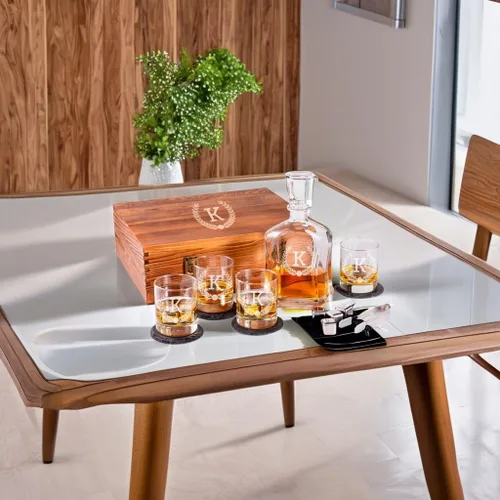 Vista 4 de Juego de decantador de whisky personalizado, juegos de decantadores de whisky para hombres, regalos personalizados para hombres