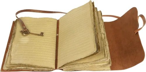 Vista 8 de Diario de cuero con papel de borde picoteado de 17,78x12,7 cm y llave vintage Cuaderno de escritura hecho a mano Cuaderno diario encuadernado