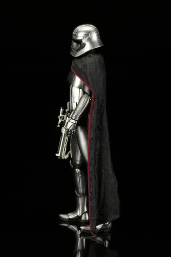 Vista 4 de Kotobukiya - Star Wars: Episodio VII: El Despertar de la Fuerza: Capitán Phasma ArtFX + estatua