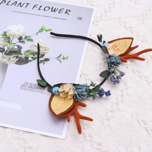 Vista 9 de Lurrose Diadema de Navidad con cuernos de ciervo, corona de bayas y flores, diadema de Navidad, boho, tocado para fiesta para mujer