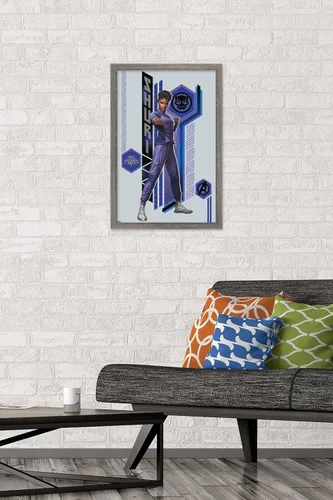 Vista 2 de Trends International Marvel Black Panther: Wakanda Forever - Póster de pared Shuri, 22.4 pulgadas de largo x 14.7 W, versión enmarcada de madera