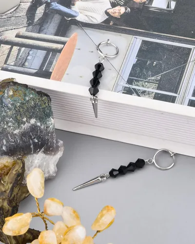 Vista 3 de Abitoncc Pendientes Stranger Billy Demogorgon al revés con bombilla del alfabeto, aretes colgantes de joyería para hombres, mujeres y niñas