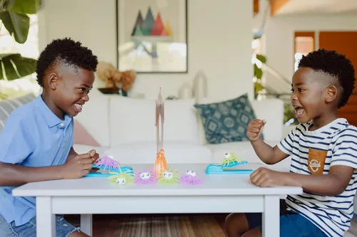Vista 5 de Chuckle & Roar Juego familiar Go Fish Feeding Frenzy