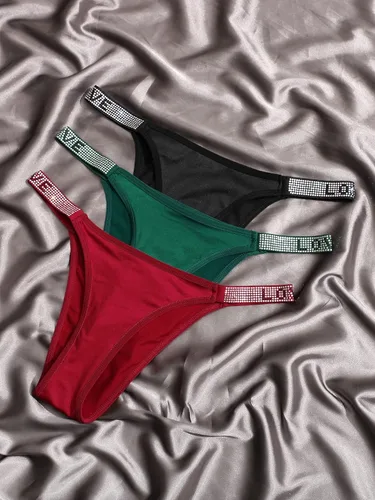 Vista 3 de WDIRARA Ropa interior para mujer de 3 piezas con cuerdas en V, juego de tangas con cinta de letras y diamantes de imitación