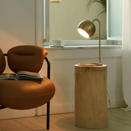 Vista 4 de GLOBE Electric 52885 - Lámpara de escritorio de 15 pulgadas, latón mate, pantalla interior blanca, moderna, decoración del hogar, lámpara