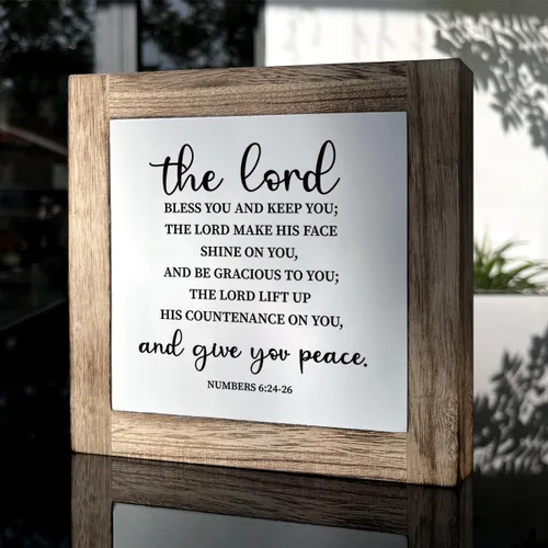 Vista 3 de Letrero de caja con versículo bíblico con números 6:24-26, con texto en inglés "The Lord Bless You and Keep You", placa de madera de regalo, letrero