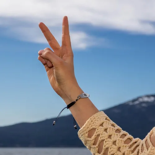 Vista 5 de Pulsera de identificación de alerta médica con cuentas aztecas y cuero para mujer tamaño ajustable 1