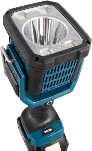 Vista 7 de Makita DML812 18V LXT® de iones de litio inalámbrica L.E.D. linterna/foco, solo luz