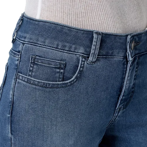 Vista 4 de Riders by Lee Indigo Capri de mezclilla ultra suave para mujer