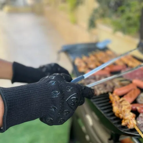Vista 2 de Guantes para horno Grill Armor – Guantes resistentes al calor de 932 °F, al fuego y a los cortes para barbacoa, parrilla, cocina, asado, horneado