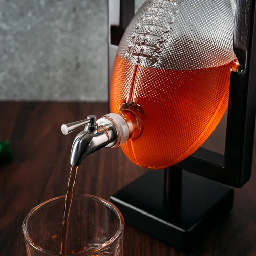 Vista 6 de Regalos de fútbol para hombres, papá, decantador de whisky con soporte vertical para portería de campo, juego de decantadores y vasos para fiesta