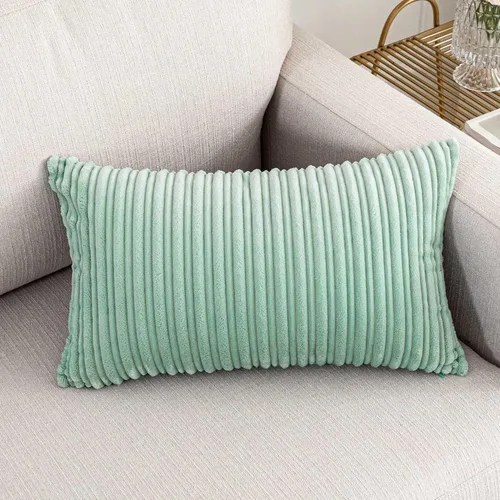 Vista 92 de UGASA - Fundas de almohada decorativas de terciopelo suave y sólidas de Navidad para sala de estar/sofá, 16 x 16 pulgadas, 2 unidades, color burdeos