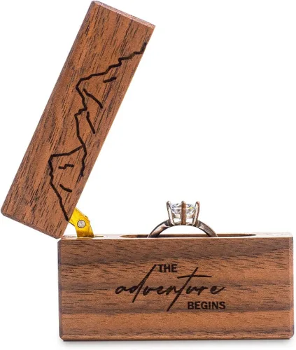 Vista 4 de Caja de anillo de compromiso de madera, pequeña funda plana delgada para propuesta, boda (comienza la aventura)
