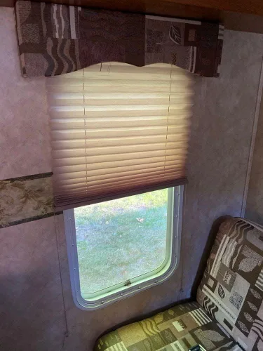 Vista 6 de Cortinas enrollables RecPro para autocaravanas, estilo plisado Cappuccino Cortinas para ventanas de autocaravanas Caravana Remolque