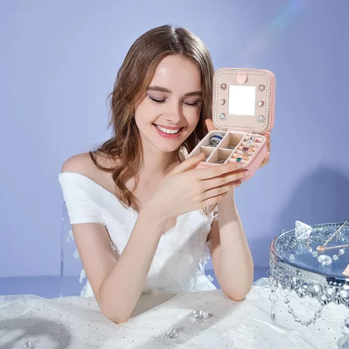 Vista 2 de Parima Joyero de viaje para mujer, un organizador de joyas con iniciales, estuche de joyería de viaje pequeño, estuche de viaje de joyería, regalos