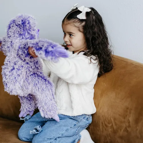 Vista 5 de The Petting Zoo Peluche de perezoso morado, regalos para niños, juguete de peluche de perezoso Pazzion morado, 20 pulgadas