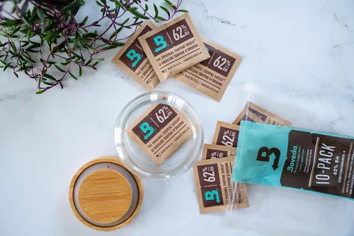 Vista 9 de Boveda 62% RH Tamaño 8-10 Paquete Control de Humedad de Dos Vías - para Almacenar 1 oz - Absorbente de Humedad para Pequeños Contenedores