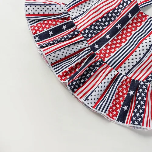 Vista 5 de Noubeau Traje de niña del 4 de julio con diseño de bandera americana, top halter para niñas, jeans rasgados, pantalones cortos de mezclilla, ropa
