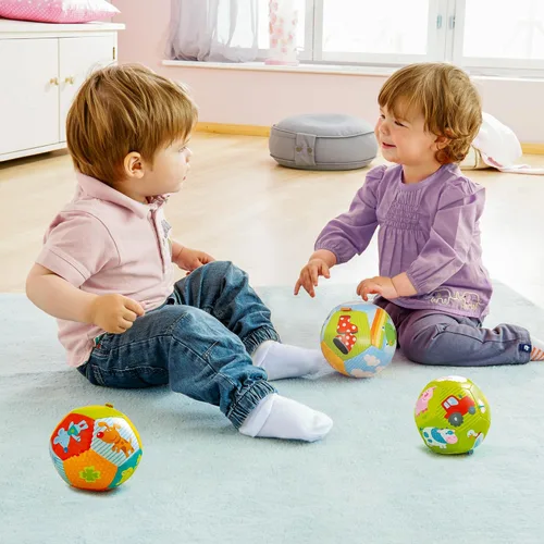 Vista 2 de HABA Pelota suave para bebé, tiempo boca abajo y juego sensorial, pelota de juego infantil de 4.5 pulgadas, ideal para gatear, para bebés de 6 meses