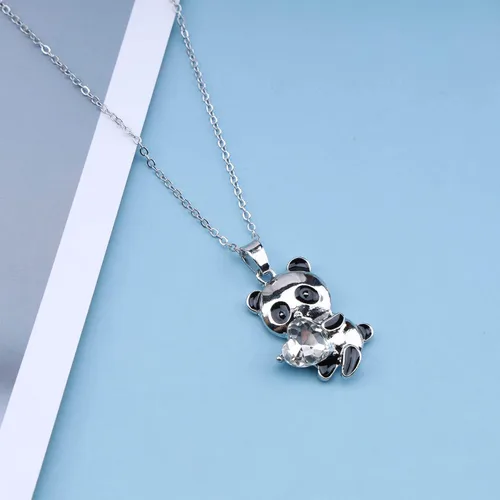 Vista 3 de YienDoo Gargantilla de cristal de panda, collar de corazón de cristal blanco de panda con colgante de oso panda, collar de amor de corazón de panda