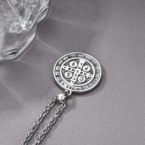 Vista 4 de Odinstone Collar de plata de ley 925 con medalla de San MiguelSan CristóbalSan BenitoCrucifijo de JesúsSan UrielArcángel Rafael para hombres