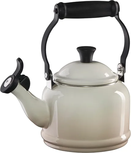 Vista 7 de Le Creuset - Tetera de acero esmaltado de media litro, 1.25 cuartos de galón, Marsella