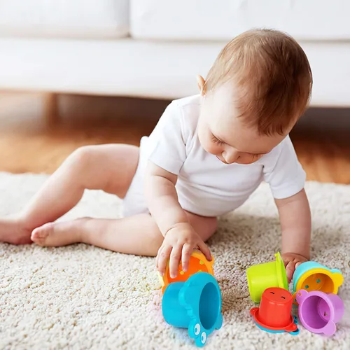 Vista 7 de Playkidz Juego de juguetes de baño – Tren pequeño, cuencos apilables y tazas de cocodrilo para niños pequeños, paquete de 16 remolcadores apilables