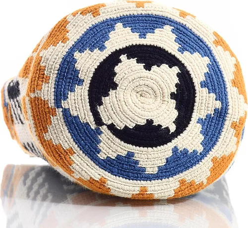 Vista 4 de WYOU Designer Collection, Handwoven Hobo Bucket Bag in Wayuu Crochet