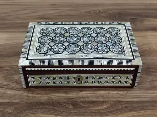 Vista 2 de Joyero de madera con incrustaciones de madre perla egipcia, hecho a mano (8 x 5.2 x 2.4 pulgadas M03)