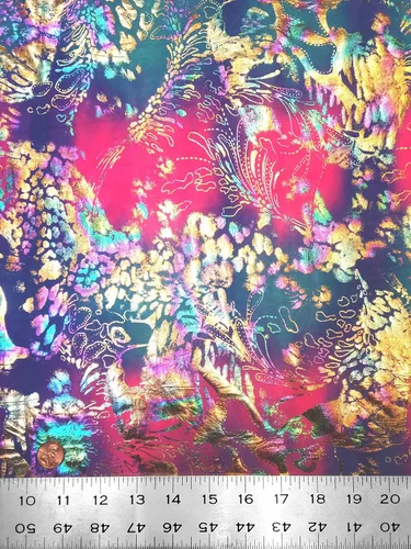 Vista 4 de The Yard - Patrón abstracto de lámina de arcoíris brillante en tela elástica de nailon y elastano brillante (rosa intenso/turquesa)