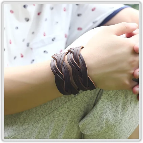 Vista 7 de Brazalete de cuero ancho con correa trenzada punk