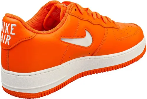 Vista 2 de Nike Tenis Air Force 1'07 para hombre, Naranja de seguridadBlanco Summit