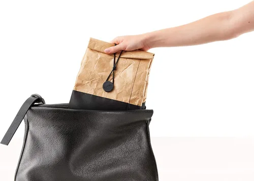 Vista 4 de Lékué - Bolsa de almuerzo para llevar de papel kraft Marrón 1 galón Portabicicletas grande reutilizable con espacio para botella y más