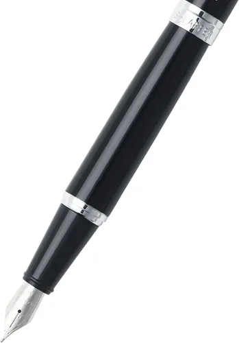 Vista 2 de Sheaffer 100. Pluma de punta estilográfica media de níquel.
