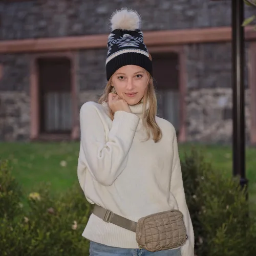 Vista 2 de C.C Southwest - Gorro de punto con pompón para mujer, unisex, elástico, suave, cálido, con piel sintética, gorro de invierno Azteca-negro