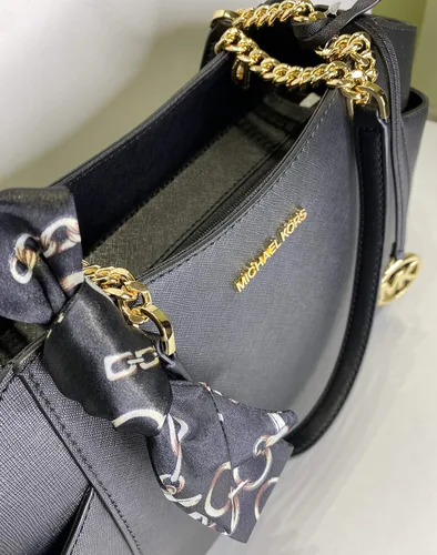 Vista 8 de Michael Kors Jet Set - bolsa de hombro para viaje con cadena grande billetera triple Michael Kors Jet Set negro L